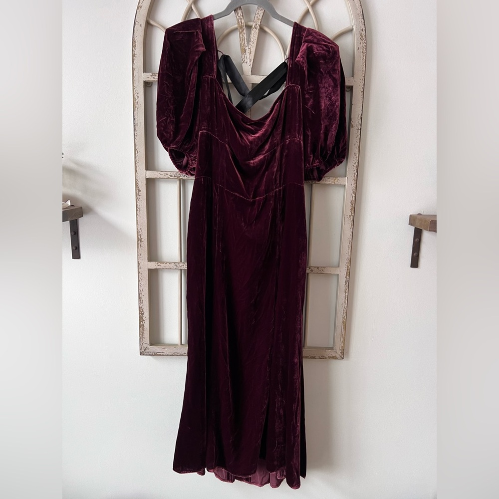NWT Reformation Jocelyn Velvet Dress Size 10‎ Burgundy Red Midi - Picture 5 of 10